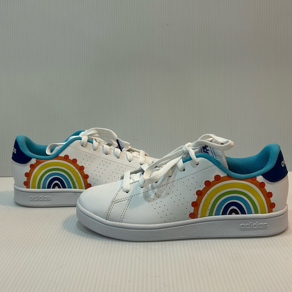 Adidas advantage k tennis sneaker
